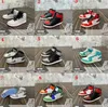 Ny Mini 3D Stereo Sneaker Keychain Woman Men Kids Ring Gift Keychains Car Handbag Chain Basketball Shoes Key Holder