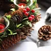 Prydnad Julstearinhållare Pine Cone Berries Woodland Xmas Decor Table Centerpiece Julkrans med 4 ljushållare Y200109