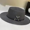 여자 버킷 모자 디자이너를위한 볼 캡 디자이너 밀짚 모자 Mens Luxurys Basin Cap Fashion 섬세한 정식 고품질 Sunhats Versatile itk2