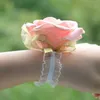 Zespół Panna młoda Sztuczna Róża Nadgarstek Kwiat Druhna Ręka Kwiaty Prezenty Ślubne Dla Gości Party Bridal Favors Materiały