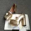 Дизайнерские модные модельные туфли из воловьей кожи на толстом каблуке, женские золотые туфли на высоком каблуке весной и осенью, женские туфли на высоком каблуке с металлической пряжкой и бахромой для невесты