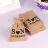 Nome e data del matrimonio personalizzato personalizzato Buste per imballaggio in tela di iuta con coulisse Piccoli regali di nozze per gli ospiti H1231