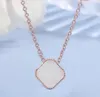 Collar clásico de alta calidad, collares de trébol elegantes a la moda, regalo para mujer, colgante de joyería de diseñador, 18 colores con caja