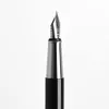 KACO BRIO Schwarz / Weiß-Füllfederhalter mit Tintenbeutel Aufbewahrungstasche Box Fall 0,3mm Nib Metall-Färbung Stift zum Schreiben von SIGNING-Pen 201202