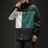 2020 Spring New Grande Size Capeled Jacket Loose Contrast Color Stitching Jacket Men Japanese de rua de streetwear e casacos T200502