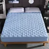 Couvre-matelas en relief gris respirant Protecteur Couvre-lit en coton sans fermeture à glissière 180 * 200 Matelas Topper Literie pleine grandeur 201218