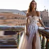 Une Ligne Robes De Mariée Dentelle Appliqued Sexy De L'épaule Boho Robes De Mariée Balayage Train Dos Nu Haute Côté Fente Bohème Mariée Mode Robes De Mari￩e CG001