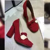 Scarpe classiche da donna con tacco alto in pelle verniciata Scarpe eleganti con punta a punta di lusso Scatola per scarpe da sposa con suola bassa da 10 cm