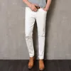 Jeans masculinos preto branco joelho buracos rasgados homens skinny calça estilo coreano moda calças de denim homem marca lápis fita casual masculino1
