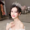 KMVEXO Düğün Taç Gelin Başlığı Rhinestone Kristal Tavuskuşu Diadem Kraliçe Taç Prenses Tiaras Parti Akşam Saç Takı J0113