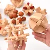 Party Favor IQ Brain Teaser Kong Ming Lock 4.5 * 4.5cm 3D Madera Interlocking Burr Puzzles Juego de juguetes para adultos Niños Rompecabezas de madera con entrega de DHL / FedEx