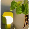 Blom Table Lámpara Moderna Mesa Amarilla Diseñador Creativo Pétalo LED Lámparas Decoración Dormitorio Dormitorio Decoración Hogar Cama