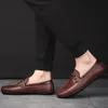 Klassieke mannen lederen schoenen antislip heren schoenen casual slip op ademend casual mode schoenen mannen zachte loafers rubber