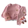 Infantil Neonati maschi Abiti nati Set di abbigliamento Bambini Lettera Tuta Top Pantaloni Bambini Abiti primaverili Set per ragazze 211224