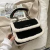 Sac à bandoulière carré en peluche à bandoulière 2021 hiver de haute qualité en cuir PU mat femmes sac à main de créateur chaîne épaule messager