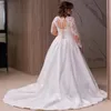 2022 Tallas grandes Vestido de novia bohemio Cuello en V Apliques Mangas largas Vestidos de novia de encaje Volantes Tren de barrido por encargo Abiti Da Sposa