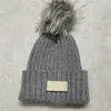 Vinter Ny Varm Woolen Hat Designer Plus Ball Stickad Hat Het-Selling Fashionable Woolen Hat Gratis frakt