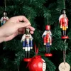 2021 Holzornamente Weihnachten 6 Stück Nussknacker Holz Weihnachtsfiguren 12 cm Walnüsse Soldaten Puppen Tischdekoration Weihnachtsgeschenk 2011187r