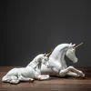 Nordic resina bianco unicorno cavallo scultura arte moderna figurine decorazioni per la casa soggiorno fata decorazione del giardino regalo per bambini 201125