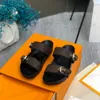 2021 Slippers designer Slippers Leather sandal Slides 2 Straps with Adjusted Gold Buckles Men and Women BOM DIA FLAT MULE 1A3R5M Summer flip