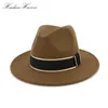 Unisex Panamá lã sentiu fedora chapéus com fita decoração moda apartamento borda jazz formal top chapéu chapéu de coco derby para homens mulheres t200118