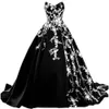 2023 Vintage Gothic Black And White Wedding Dresses Sweetheart Strapless Garden Country Bridal Wedding Gowns Sweep Plus Size Bride Dress