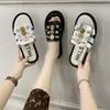 Sommer Frauen Hausschuhe 2020 Kristall Verzierte Flache Sandalen Plattform Peep Toe Flip-Flops Mode Punk Outdoor Damen frauen Schuhe X1020