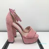 2022 Moda Sandały Letnie Kobiety Klamry Pasek Heeled Platform Slides Chunky Heel Guma Sole Black Womens Buty Wysokiej jakości Sandal 34