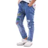 Printemps automne garçons Cowboy pantalon nouveau 2022 Version coréenne mode jean taille élastique mince décontracté lettre enfants pantalon G1220