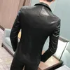 Novo Blazer Masculino de Couro Sintético Luxo Blazer Masculino PU com Seio Duplo Moda Bordado Único Seio Slim Fit Man286e