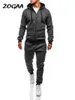 ZOGAA Plus Size Mens Sports Suit Casual Solid Streetwear Hommes Survêtement 2 Piece Set Pantalons et Tops Gym Jogger Survêtement pour hommes LJ201124