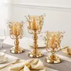 ゴールデンアイアンキャンドルホルダーヨーロッパの幾何学的な燭台ロマンチックなクリスタルキャンドルカップの家の装飾のウェディングセンターテーブルの装飾201202