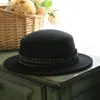 Stingy Brim Şapka 100% Yün Feodra Şapka Kış Bayan M Mektubu Caz Fedoras Pembe Kadınlar Için Büyük Kovboy Panama Fedoras1