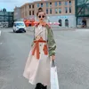 [Deat] novo outono moda feminina trench casaco casual de manga completa lapela colar retalhos de colcas de picadas de cor fina longa com cinto tx175 201111