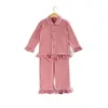 Hele katoenen peuterpyjama's voor jongens en meisjes Familie bijpassende kinderpyjama's met effen kleur en ruches7448978