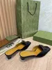 2022 Sandálias primavera New Muller Chinelos Sapatos de Calcanhar Gato Com Sapatos Pequenos Quadrados Baotou Feminino Feminino Half Arrasion