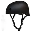 черные велосипедные шлемы