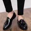 Chaussures en cuir de gentleman à paillettes pour hommes chaussures formelles d'affaires pour hommes mocassins à pampilles faits à la main chaussures de soirée de discothèque respirantes