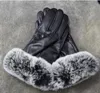 2020 Zimowe futro Pluszowe oryginalne skórę mobs mody marki elastyczna pół palca królik ciepłe owczeska seksowna jazda na damie ekran dotykowy15885559