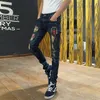 Moda streetwear apretado estiramiento Skinny jeans hombre agujero parche personalidad pies pantalones jóvenes pantalones desgastados 201111