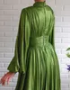 Real Picture Olive Green Prom Klänningar Hög krage Långärmad Front Split Aftonklänningar Flower Sleeve Red Carpet Runway Mode Billiga Klänning