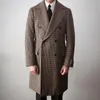 Brytyjski styl Mężczyźni Garnitury Houndstooth Custom Made Windbreaker Double Breasted Tuxedos Peaked Lapel Blager Business Long Coat