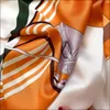 Foulard carré en soie, Foulard en Satin pour dames, écharpe à ourlet roulé à la main, 90 Foulard Luxe Cheval à la couverture