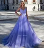 Lavendel glittrande tyll prom klänningar spaghettirem applicerade a-line kvällsfestklänningar öppnar rygg formella vestidos longo mantel d249m