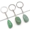 Oregelbundna naturliga kristallsten Handgjorda nyckelringar Nyckelringar för Kvinnor Flicka Party Club Car Bag Decor Smycken