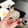 Mode Swan Style Women Girls Crystal Dial Dial Steel Band Quartz Watch SW05267M