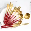 4PCS Red Gold Tutlery Zestaw naczynia ze stali nierdzewnej Zestaw stołowy Strep Steek Nóż STEAT Fork łyżka kawowa łyżka ekskluzywna kolacja jlldoi