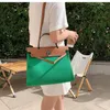 Totes de lujo Bolso de lona casual de gran capacidad Bolsa de mensajero de alta calidad Bolsos de hombro de diseñador para mujer Mango de cuero suave Diseño simple Cross Body HBP