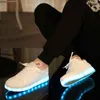 Dimensione 27- Adulto Unisex Womensmens 7 colori Kid Bambino Sneakers luminose incandescente Carica USB Boys Scarpe Led Scarpe Girls Calzature Pantofole 220208