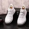 Luxury Men Men Wedding Shoes Designer de moda Original Tennis White Lace Up Sneakers casuais Round Toe Soxers deslizantes de plataforma feminina Y151